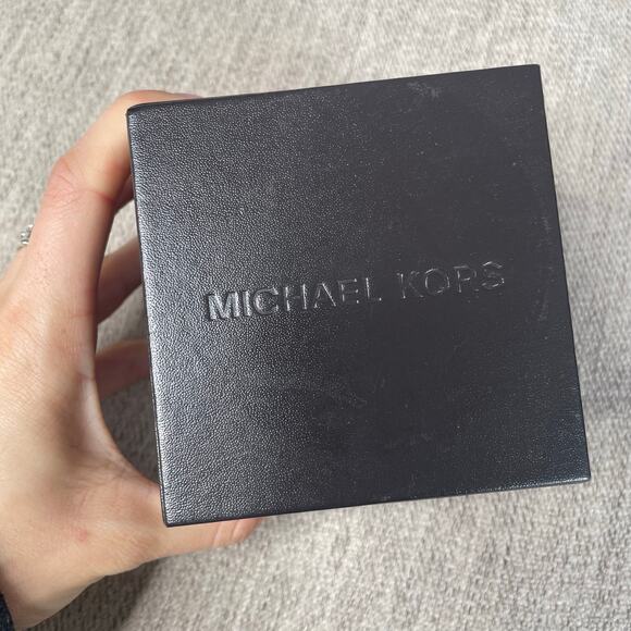 Michael Kors MK8184 Classic Chronograph Black Dial Analog Quartz Men's Watch NEW - Picture 3 of 5